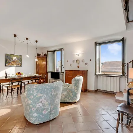 Apt. Annamaria: Family-friendly 2br Base For Trips - Happy Laveno-Mombello