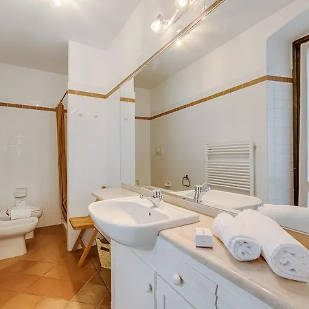 Apartamento Apt. Annamaria: Family-friendly 2br Base For Trips - Happy