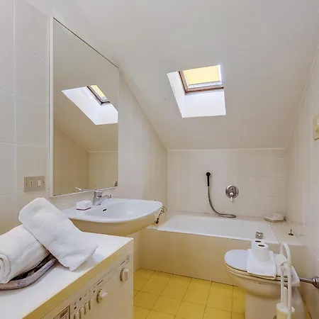 Apt. Annamaria: Family-friendly 2br Base For Trips - Happy Laveno-Mombello