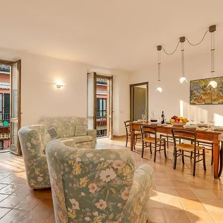 Apt. Annamaria: Family-friendly 2br Base For Trips - Happy Apartamento Laveno-Mombello