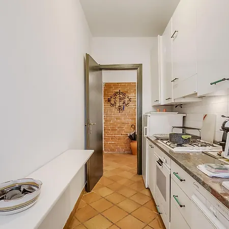 Apt. Annamaria: Family-friendly 2br Base For Trips - Happy * Laveno-Mombello