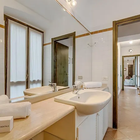 Apt. Annamaria: Family-friendly 2br Base For Trips - Happy * Laveno-Mombello